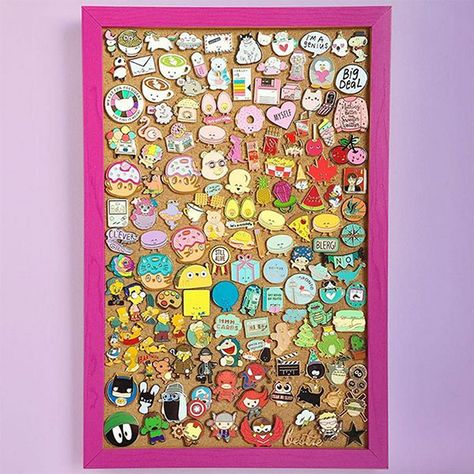 Cute Ways to Display Your Enamel Pins - queeniescards How To Display Enamel Pins, Souvenir Pins Display, Disney Pin Collection Display, Display Enamel Pins, Pin Display Ideas, Disney Pin Collections Display, Pin Board Ideas, Disney Pin Display, Pin Storage