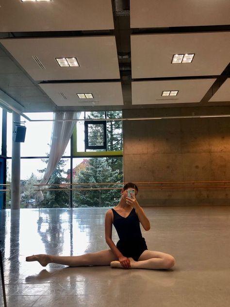 Adult Ballet Aesthetic, Ballet Class Aesthetic, Ballet Asthetic, Adult Ballet Class, Dance Motivation, Ballet Classes, Fit Aesthetic, Ballet Studio, Dance Aesthetic