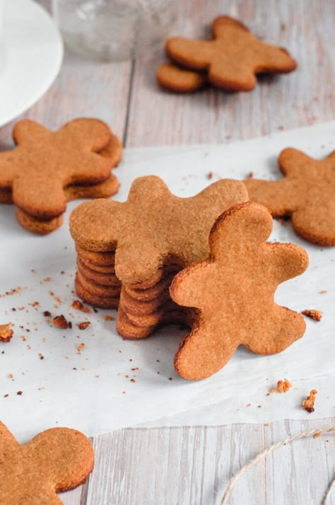 Almond Flour Gingerbread Cookies Dairy And Gluten Free Gingerbread Cookies, Aip Gingerbread Cookies, Almond Flour Cutout Cookies, Gingerbread Cookies Healthy, Almond Flour Christmas Cookies Recipes, Almond Flour Gingerbread Cookies, Gf Gingerbread Cookies, Almond Flour Gingerbread, Gf Gingerbread