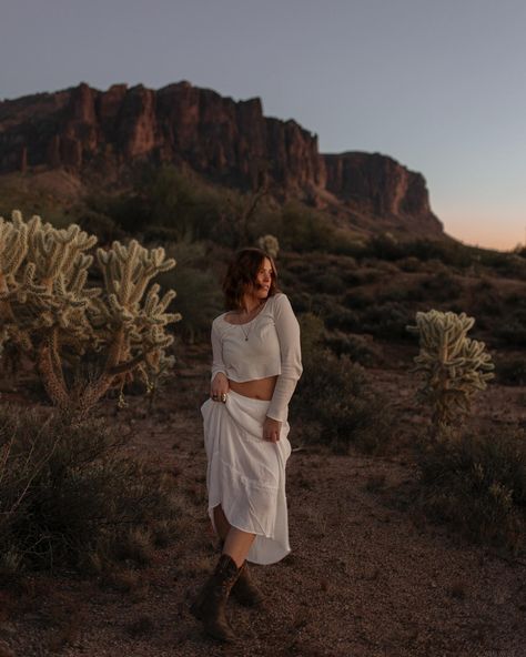 Running wild in the desert #desertphotography #arizonaphotographer #idahophotographer 🤠: cowgirl aesthetic, desert photography, moody flash photography, pose ideas Out West Photography, Best Friend Photoshoot Desert, Vegas Desert Photoshoot, Desert Cowgirl Photoshoot, Desert Portrait Photography, Joshua Tree Photoshoot Women, Desert Girl Aesthetic, Az Photoshoot, Phoenix Photoshoot