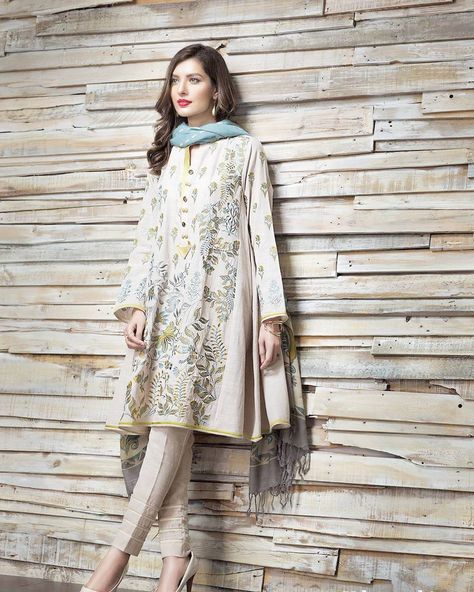 Winter Suits For Women Indian, Suits For Women Indian, Indian Look, Dress With Shawl, Salwar Kamiz, Pakistani Dresses Casual, Pakistan Fashion, Desi Style, Suit Design