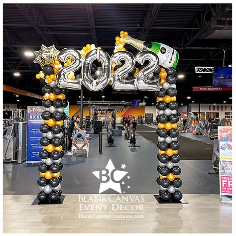 Deluxe Square New Years balloon Arch with Year and Champagne- Melbourne FL Balloon Square Arch, Senior Night Balloon Ideas, Senior Night Balloon Arch, Square Balloon Arch, Back To School Senior Year, Balloon Inspiration, Promotion Decoration, Year End Party, Balloon Designs