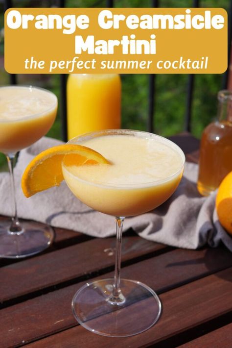 Dreamsicle Cocktail, Orange Martini Recipe, Creamsicle Cocktail, Dreamsicle Drink, Creamsicle Martini, Orange Cream Cocktail, Orange Dreamsicle Cocktail, Orange Creamsicle Cocktail Recipe, Orange Martini