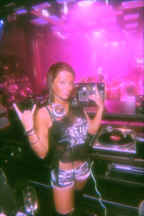 Jersey Shore Aesthetic Pink, Jersey Shore Club Aesthetic, Early 2000s Club Aesthetic, Jwoww Pfp, 2010 Club Aesthetic, Jersey Shore Party Decorations, J Woww Jersey Shore, Jersey Shore Gif, Jersey Shore Wallpaper