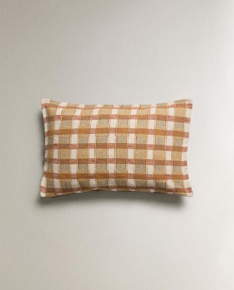 CHECK THROW PILLOW COVER - THROW PILLOWS - LIVING ROOM | Zara Home United States of America Checked Cushions, Throw Pillows Bedroom, Plaid Throw Pillows, Throw Pillows Living Room, Check Design, Cushion Filling, Zara Home, Couch Pillows, Pillow Pattern