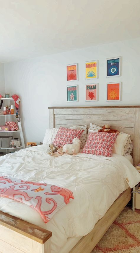 Preppy Room Tour, 2025 Resolution, Bedrooms Preppy, Preppy Dorm Room Decor, Room Preppy, Surf Room Decor, Preppy Dorm Room, Magnolia House, Beachy Room Decor