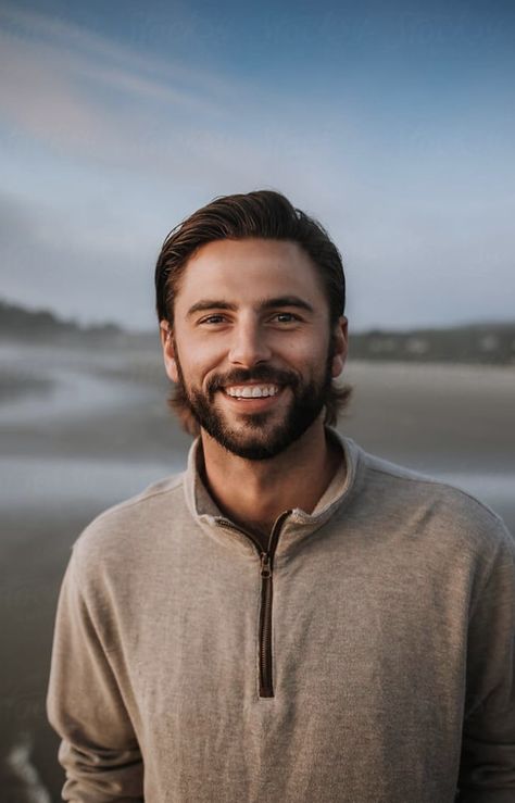 Men Smiling Photography, People Smiling Photography, Lifestyle Headshots Men, Happy Person Photography, Beach Portraits Men, Happy Man Photography, Beach Photography Men, Smiling Photoshoot, People Photography Faces