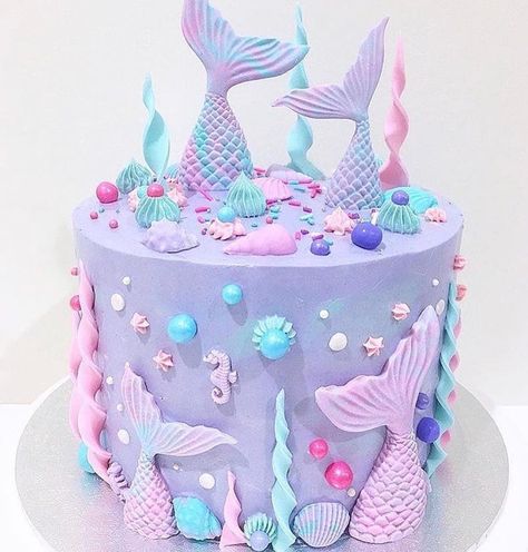 🧜🏻‍♀️The Mermaid Page🧜🏻‍♀️ on Instagram: “Amazing mermaid cake by @deni_elizabeth !😍 _ _ _ #mermaid #mermaidmusthaves #siren #mermaidlife #mermaidvibes #mermaidians #mermazing…” Gökkuşaği Pasta, 4de Verjaardag, Mermaid Birthday Cakes, Magic Cake, Mermaid Theme Birthday, Mermaid Cakes, Mermaid Birthday Party, Birthday Party Cake, Savoury Cake