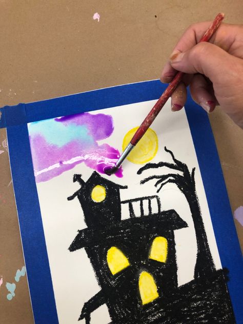 Spooky House Halloween, Halloween Elementary, Halloween Art Lessons, Spooky Houses, Houses Art, Kindergarten Art Lessons, Halloween Art Projects, 8th Grade Art, Art Mediums