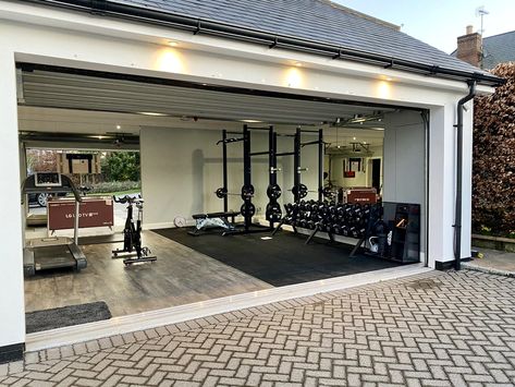 Rinnovo Garage, Garage Gym Ideas Layout, Rifacimento Garage, Home Gyms Ideas Garage, Garage Gym Design, Home Gym Basement, Building A Home Gym, Dream Home Gym, Small Home Gym