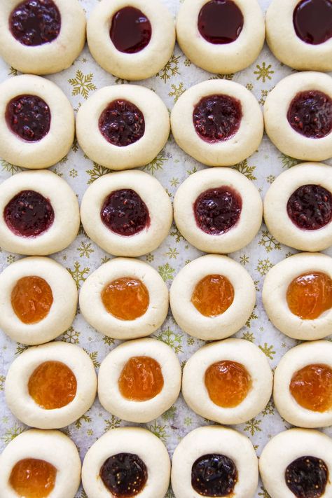 Cookie With Jam, Jam Thumbprint Cookies Recipe, Thumbprint Cookies Easy, Brown Sugar Shortbread, Cookie Recipes Holiday, Jam Thumbprint Cookies, Easy Jam, Drop Cookie Recipes, Christmas Cookie Recipes Holiday