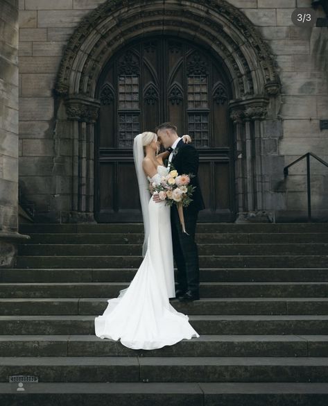 Stairway Wedding Photos, Wedding Photo Ideas Stairs, Cathedral Wedding Photos, Church Wedding Photo Ideas, Simple Church Wedding, Small Church Weddings, Church Wedding Photos, Church Wedding Photography, Small Wedding Photography