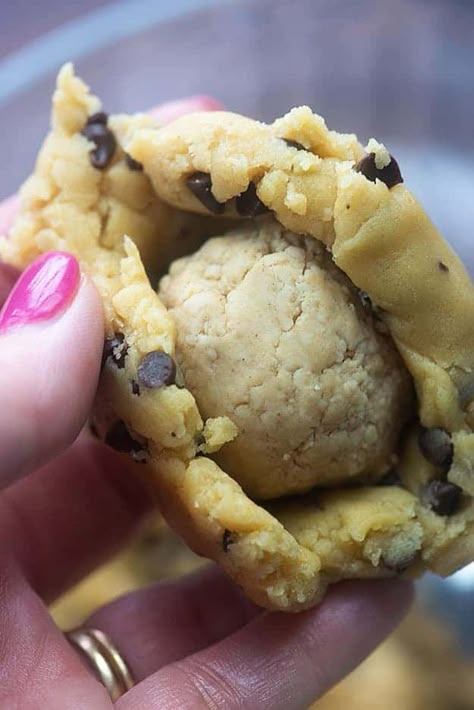 Recipes Using Cookie Dough, Ball Cookies Recipes, Cookie Filling Recipe, Cookie Fillings, Stuffed Cookies Recipes, Freezable Cookies, Peanut Butter Ball, Recipe For Gingerbread, Big Cookies