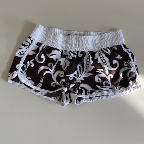 Cute Swim Shorts For Women, Swim Shorts Women Outfit, Swimsuit Shorts For Women, Cute Shorts Outfits, Swimwear With Shorts, Beachy Shorts, Swimsuits With Shorts, Y2k Coconut Girl, White Swim Shorts