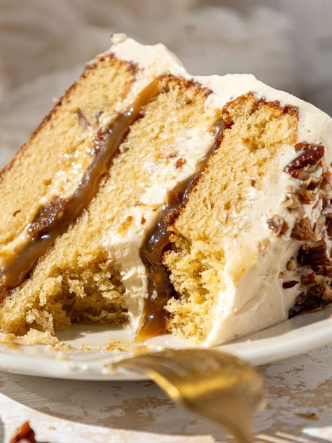 Brown Sugar Toffee, Butterfinger Cake Recipe, Brown Sugar Cake, Chocolate Raspberry Mousse Cake, Butterscotch Recipes, Cream Cheese Buttercream Frosting, Brown Sugar Cakes, Butterscotch Cake, Mousse Cake Recipe