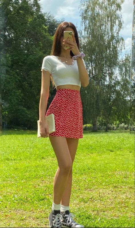 Grass Outfit, Converse Fashion, Ideas De Outfits, Converse Style, Skirt Summer, Casual Day Outfits, Fits Inspo, Mini Dress Casual, Day Outfits