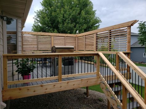 Privacy Wall On Deck, Privacy Deck, Privacy Screen Deck, Terrasse Design, Screened In Deck, Privacy Ideas, Deck Privacy, Privacy Wall, Patio Privacy