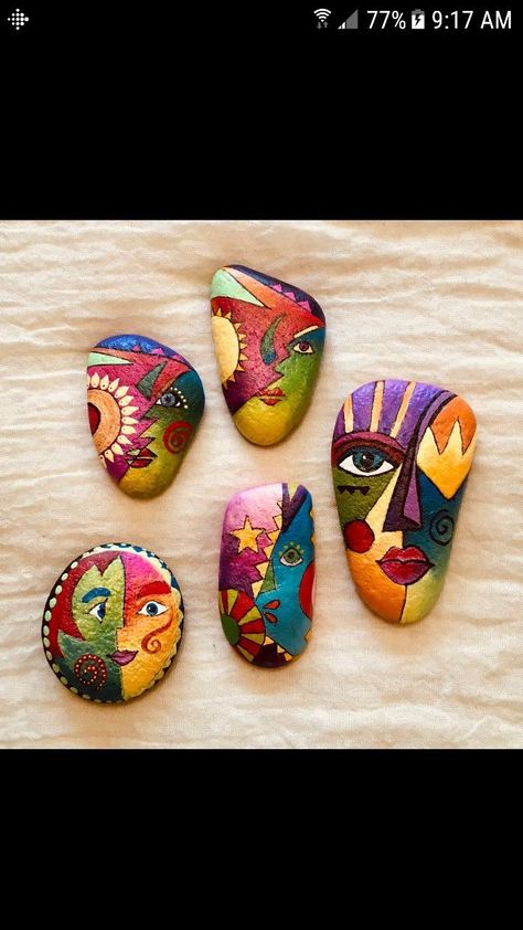 Colorful Rocks, Diy Rock Art, Art Pierre, Stone Art Painting, Tanah Liat, Painted Rocks Craft, Painted Rocks Diy, Rock Painting Ideas Easy, Rock Painting Patterns