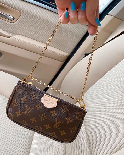 Tas Louis Vuitton, Ig Makeup, Tas Lv, Sac Louis Vuitton, Luxury Bags Collection, Dream Bags, Girly Bags, Chanel Purse, Luxury Purses