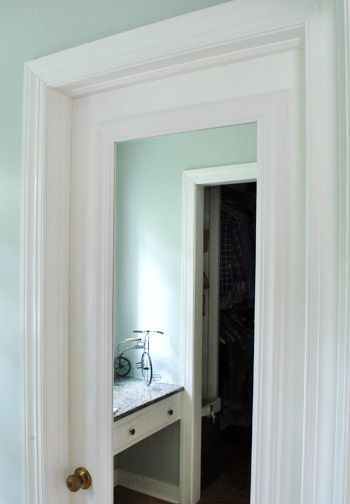 Take a standard mirror from Walmart and add a wider trim to it. put on closet doors. Maybe even use mirror tiles instead of one large mirror. Bathroom Closet Doors, Cheap Closet, Diy Closet Doors, Bathroom Mirrors Diy, Trendy Mirrors, Closet Redo, Closet Door Makeover, Cheap Doors, Mirror Closet Doors