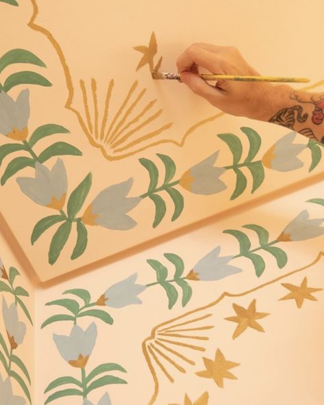 Fun Half Bathroom Ideas Wallpaper, Easy Murals To Paint, Wall Murals Painted Bedrooms, Staircase Mural, Greenhouse Studio, Room Murals, House Design Interior, Hand Painted Walls, Mural Art