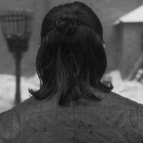 (( MaisieStyle )) on Twitter: "Goodbye, Arya Stark. #GameofThrones is a wrap. I need a moment. 😢… " Arya Aesthetic, Arya Stark Hairstyle, Stark Got Aesthetic, Stark Aesthetic, Danerys Targarian Aesthetic, Stark Wallpaper, Stark Aesthetic Game Of Thrones, Arya Stark Tattoo, House Stark Aesthetic