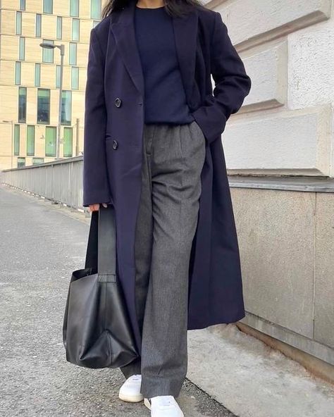 Navy Minimalist Outfit, Blue Sweater Grey Pants Outfit, Gray And Navy Outfit, Grey Trousers Winter Outfit, Minimalist Fashion Fall 2023, Navy Blue Autumn Outfit, Navy Autumn Outfit, Dark Blue And Grey Outfit, Gray And Blue Outfits For Women