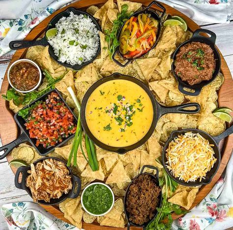 Epic Nacho Snack Board - Cook What You Love Nacho Bar Charcuterie, Nachos Board Ideas, Charcuterie Snack Board Ideas, Charcuterie Board Nachos, Nacho Plate Ideas, Fun Charcuterie Board Ideas Friendsgiving, Nachos Charcuterie Board, Movie Night Food Board, Nacho Boards For Parties