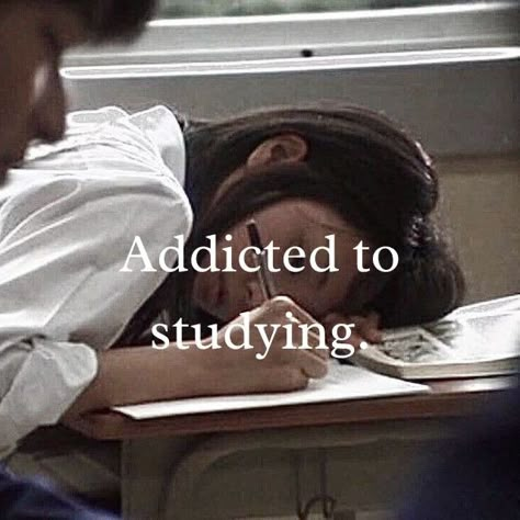 High Achiever Student Aesthetic Quotes, Study Addict, Addicted To Studying, Study Inspo Aesthetic, Study Girl Aesthetic, Studying Inspo Motivation, Beauty With Brain, Studera Motivation, High Achiever