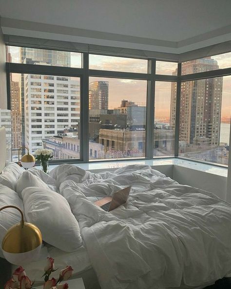 Apartment View, Apartment Aesthetic, Aesthetic Rooms, Dreamy Room, Nyc Apartment, Dream Apartment, Room Inspiration Bedroom, Room Ideas Bedroom, Aesthetic Bedroom