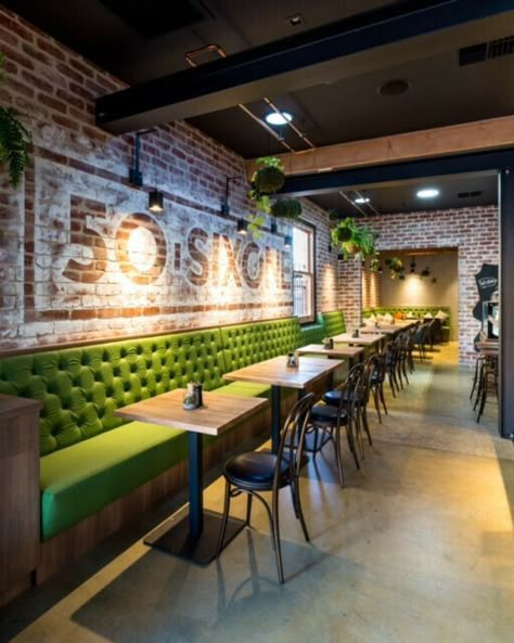 Restaurant Booths Design, Hip Restaurant Design, Small Pizza Restaurant Design, Modern Mexican Restaurant Decor, Steakhouse Restaurant Design, Restaurant Seating Design, Bistro Interior, Mexican Restaurant Decor, Small Restaurant Design