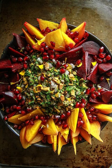 Beet Recipes Thanksgiving, Thanksgiving Cabbage Salad, Vegetarian Christmas Salad, Best Green Salad For Thanksgiving, Thanksgiving Non Turkey Recipes, Vegetarian Thanksgiving Menu Ideas, Thanks Giving Salad Recipes, Elegant Thanksgiving Side Dishes, Anti Thanksgiving Food