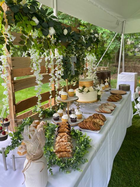 Rustic Bridal Shower Dessert Table Ideas, Buffet Display Ideas Food Stations, Plant Stand Dessert Table, Bridal Shower Dessert Table Decorations, Wedding Dessert Table Outdoor, Outdoor Wedding Food Table, Cake Table Engagement Party, Food Table With Greenery, Dessert Table With Greenery