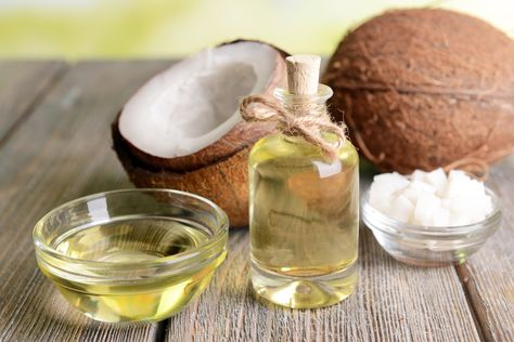 Flo Living offers tips to increase your metabolism and speed up the rate at which you burn calories and lose weight. Health Coconut Oil, Oils For Scars, Coconut Oil For Dogs, Program Diet, Coconut Health Benefits, Coconut Oil Uses, Oils For Dogs, Coconut Oil For Skin, Benefits Of Coconut Oil