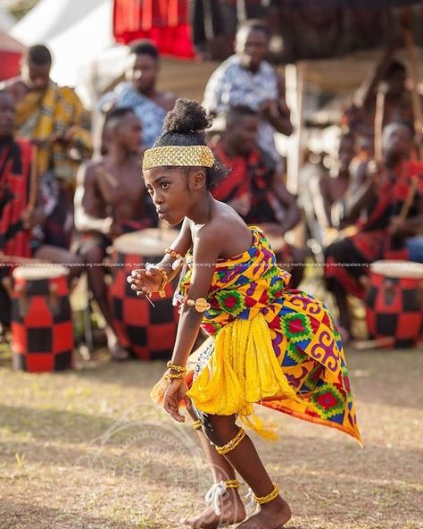 Akan Culture, Ghana Tourism, Kaguya Hime, Ghana Culture, Ghanaian Culture, Ancient Music, Arab Art, Baby Dance, Movie Ideas