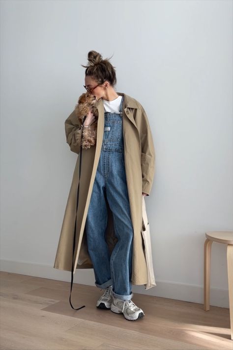 Overalls Winter Outfit, Salopette Outfit, Blundstone Outfits, Jean Overall Outfits, Overalls Outfit Winter, Styling Overalls, Denim Overalls Outfit, Overalls Fall, Style Salopette