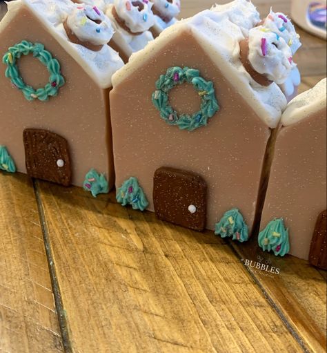 Christmas Cold Process Soap, Bath And Body Christmas, Gingerbread Soap, Cp Soap Recipes, Soap Design Ideas, Coco Butter, Soap Inspiration, Dessert Soap, Soap Collection