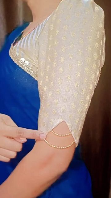 Puffs Sleeves Blouse, Suits Back Design Neck, Short Blouse Sleeves Design, Blouse Sleeve Pattern Design, Blouse Arm Designs, Kurti Sleeves Designs Latest Fashion, Sleeves Less Blouse Design, Sleeves Design For Blouse Latest, Puff Hands Dress Designs