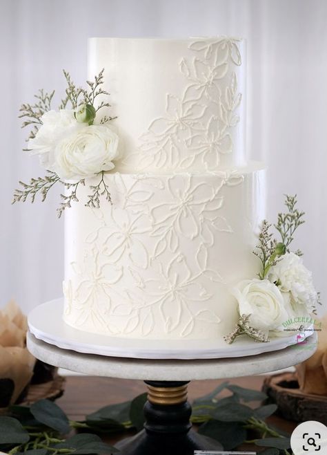 White Piping Wedding Cake, Elegant Buttercream Wedding Cake, Embossed Wedding Cake, Wedding Two Tier Cake, Wedding Cake Inspo Simple, Butter Cream Wedding Cakes, 2 Tier Cake Wedding, Buttercream Flower Wedding Cake, Wedding Cake Designs Elegant 2 Tier