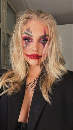 Which Nails Halloween, Halloween Outfit Inspo 2023, How To Halloween Makeup, Lady Joker Makeup, Black Blazer Halloween Costume, Easy Face Halloween Makeup, Joker Woman Makeup, Joker Costume Female Outfit Makeup, The Joker Women’s Halloween Costume