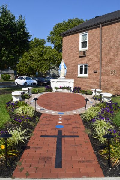 Rosary Walk Garden, Rosary Garden Ideas, Rosary Display, Mary Grotto, Rosary Garden, Marian Garden, Statue Of Mary, Mary Garden, Home Altar Catholic