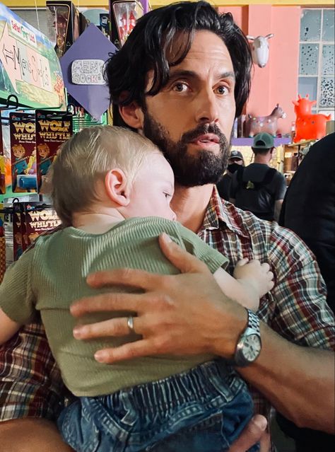 Milo Ventimiglia as Jack Pearson + baby Kevin, “This Is Us” season 6 (2022) Milo This Is Us, Jack Pearson, Jess Mariano, Milo Ventimiglia, Boys Don't Cry, Frat Boy, Charming Man, Matthew Gray Gubler, Attractive People