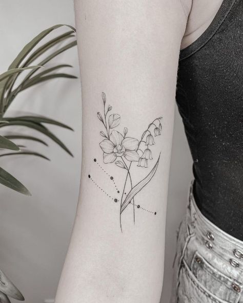 Taurus Flower, Ox Tattoo, Best Friend Tattoo Ideas, Star Constellation Tattoo, Friend Tattoo Ideas, Taurus Constellation Tattoo, Taurus Tattoo, Horoscope Tattoos, Taurus Tattoos