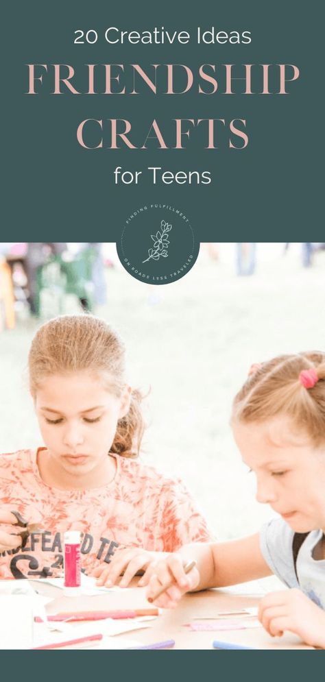 Image of teen girls doing friendship crafts together Crafts For Teen Boys, Craft Ideas For Teens, Gift Ideas For Teenage Boys, Creative Homemade Gifts, Friendship Crafts, Photo Collage Diy, Friendship Activities, Friendship Art, Parenting Challenge