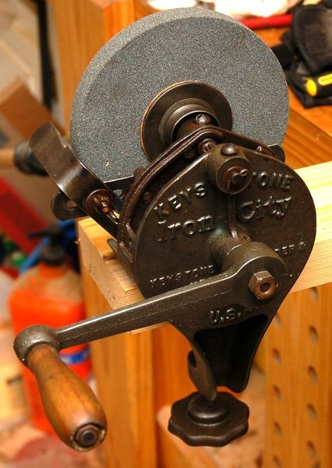 Hand Cranked Grinder: Reassembly and Use. Antique Hand Tools, Antique Woodworking Tools, Vintage Hand Tools, Essential Woodworking Tools, Tool Bench, Woodworking Power Tools, Blacksmith Tools, Bench Grinder, Old Metal