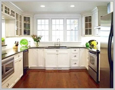 10x10 U Shaped Kitchen Designs U Shaped Kitchen Island, U Shaped Kitchens, Kitchen Layout U Shaped, Small U Shaped Kitchens, Small U Shaped Kitchen, Küchen In U Form, 10x10 Kitchen, Traditional Kitchen Cabinets, Cherry Wood Floors