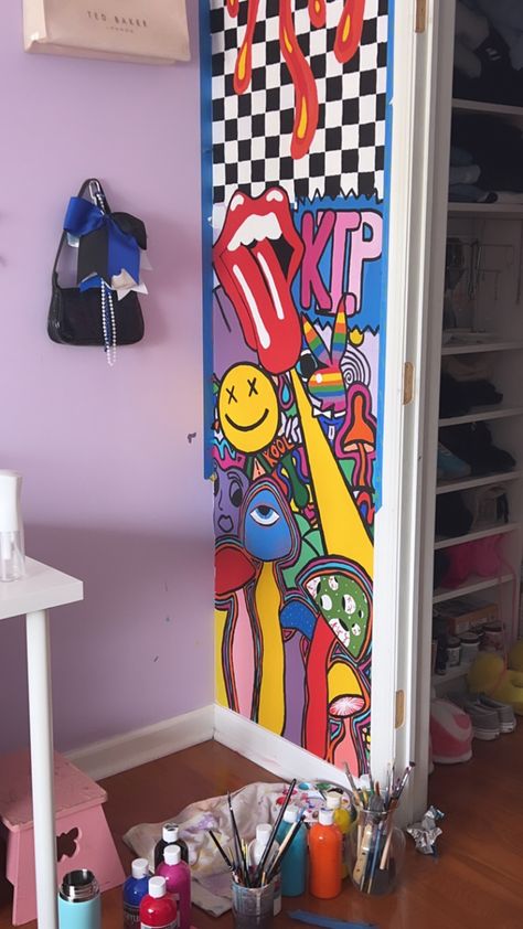 Trippy Wall Paintings, Trippy Wall Mural, Funky Drawing, Trippy Rick And Morty, Bedroom Art Painting, Paint My Room, Wall Drawings, Trippy Wall, Paint Inspo