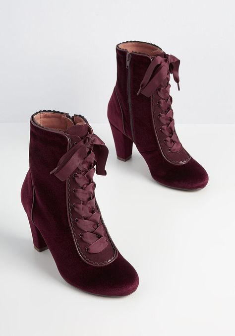 Victorian Boots Women, Victorian Heels, Neon Sandals, Pointed Ankle Boots, Victorian Shoes, Victorian Boots, Vintage Style Shoes, Trendy Womens Shoes, Velvet Ankle Boots