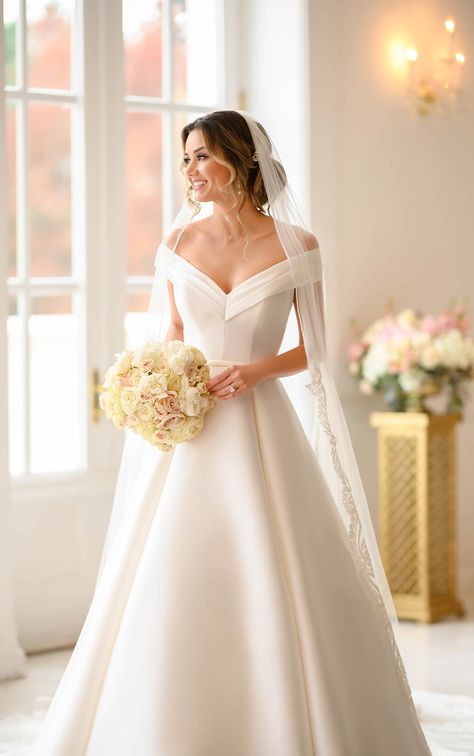 English Wedding Dresses, Long Gown For Wedding, Stella York Wedding Dress, Simple Wedding Gowns, Wedding Gowns With Sleeves, White Wedding Gowns, White Wedding Dress, Stella York, A Wedding Dress