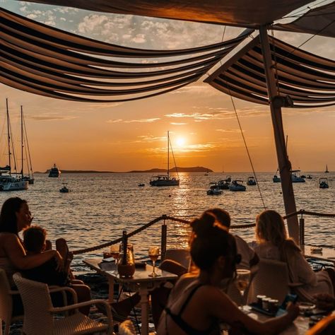 Sunset Ritual, Winter Restaurant, Sun Worshipper, Ibiza Holiday, Sunset Restaurant, Ibiza Sunset, Ibiza Summer, The Sunset Strip, Beach Winter